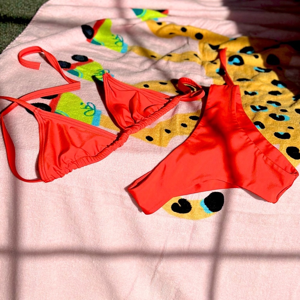 Kulani Kinis Set - Ariana Red